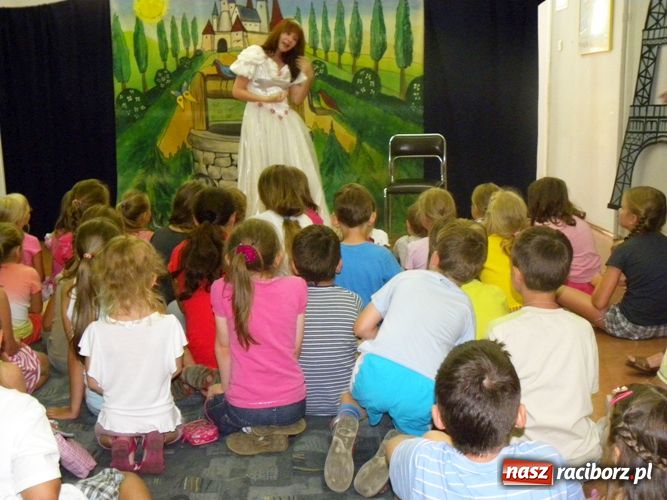 Zdjęcie w galerii na portalu naszraciborz.pl: Deutscher Tag w Bibliotece wiadomości z regionu