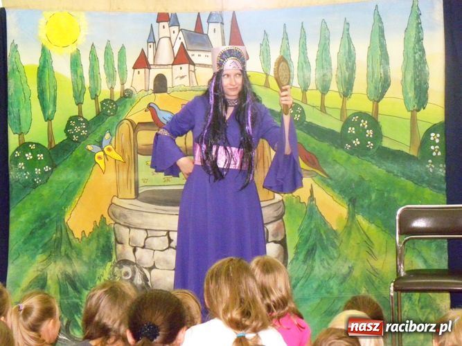 Zdjęcie w galerii na portalu naszraciborz.pl: Deutscher Tag w Bibliotece wiadomości z regionu