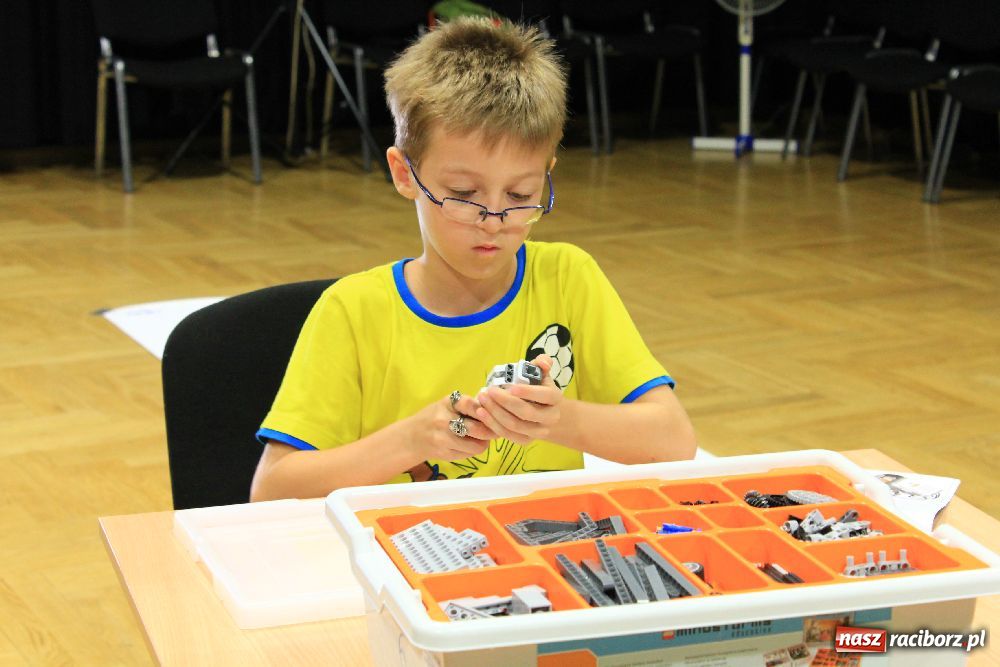 Zdjęcie w galerii na portalu naszraciborz.pl: Budują i programują roboty Lego wiadomości z regionu