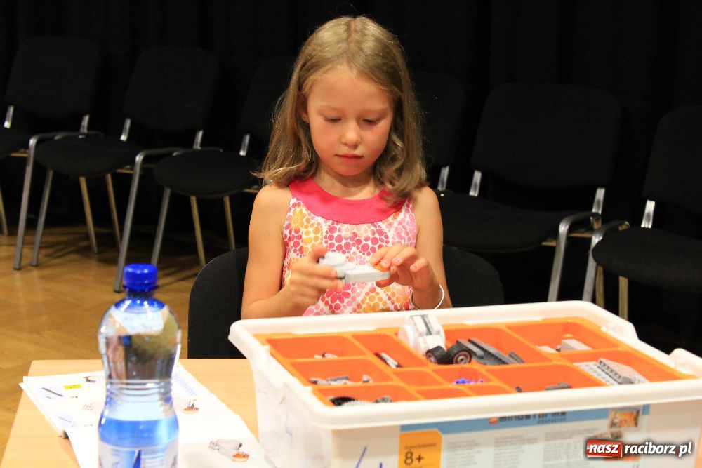 Zdjęcie w galerii na portalu naszraciborz.pl: Budują i programują roboty Lego wiadomości z regionu