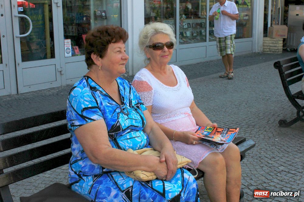 Zdjęcie w galerii na portalu naszraciborz.pl: Jak raciborzanie radzą sobie z upałami? wiadomości z regionu