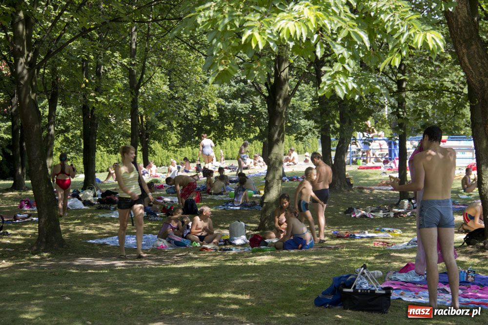 Zdjęcie w galerii na portalu naszraciborz.pl: Jak raciborzanie radzą sobie z upałami? wiadomości z regionu