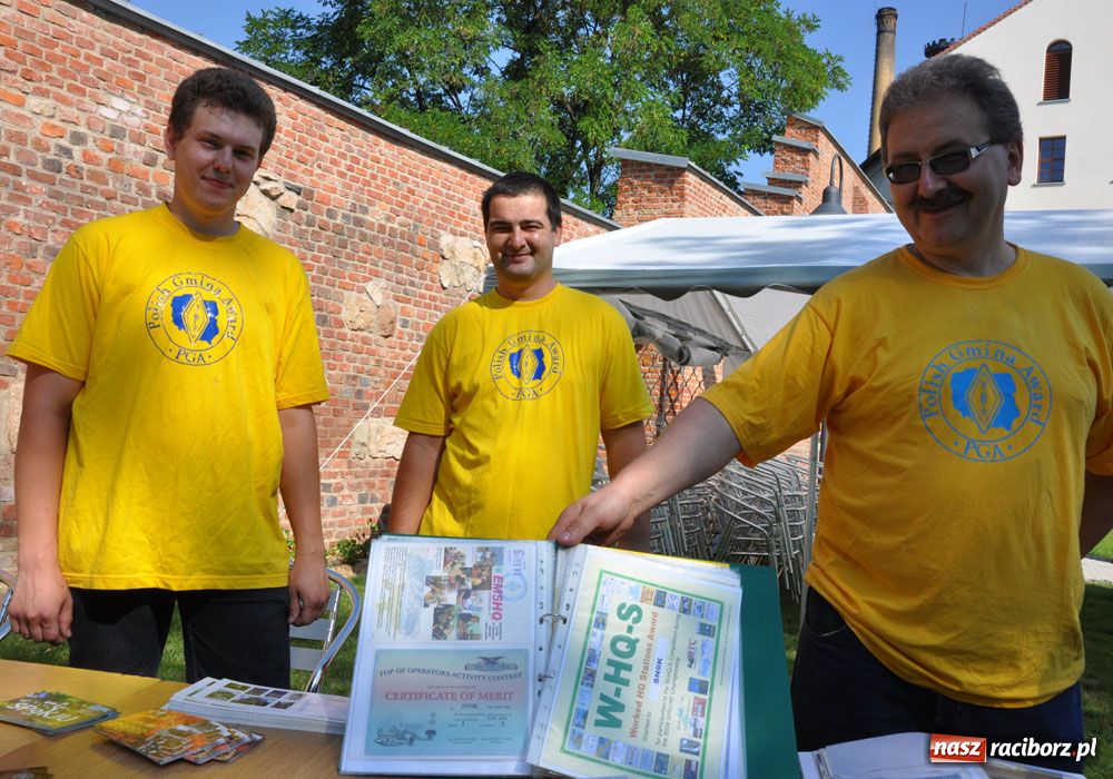 Zdjęcie w galerii na portalu naszraciborz.pl: Krótkofalowcy na raciborskim zamku wiadomości z regionu