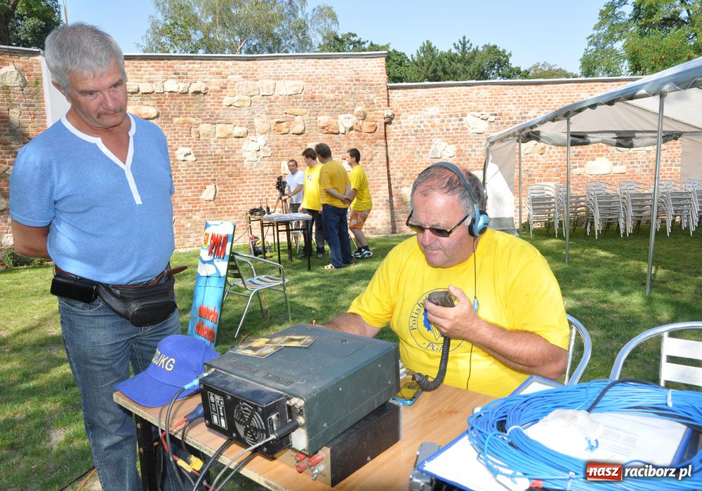 Zdjęcie w galerii na portalu naszraciborz.pl: Krótkofalowcy na raciborskim zamku wiadomości z regionu