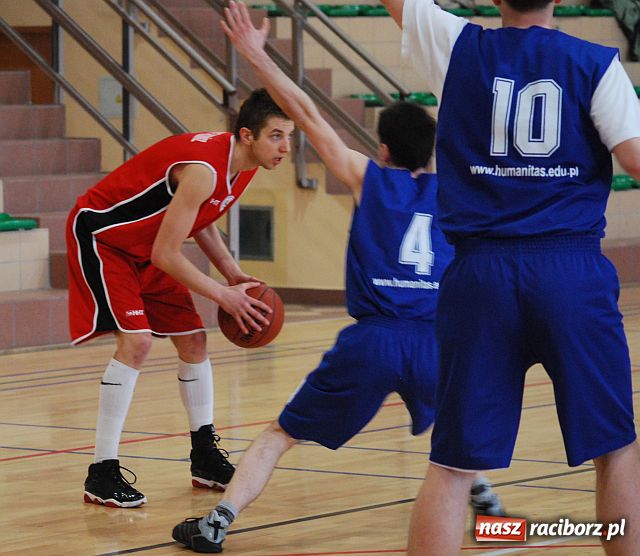 Zdjęcie w galerii na portalu naszraciborz.pl: Awans koszykarzy PWSZ w Raciborzu wiadomości z regionu