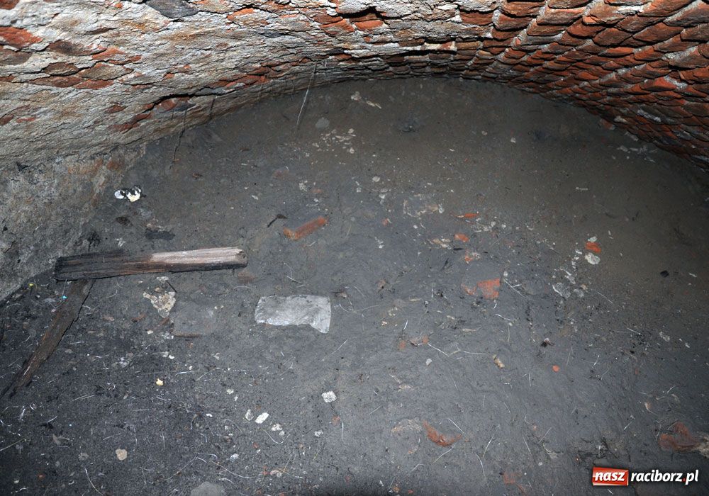 Zdjęcie w galerii na portalu naszraciborz.pl: Odkryto tajemniczy kanał ze swastyką wiadomości z regionu