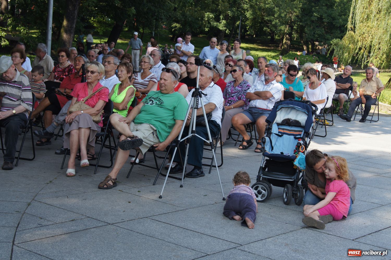 Zdjęcie w galerii na portalu naszraciborz.pl: Damski Kwartet zagrał w Parku Roth wiadomości z regionu
