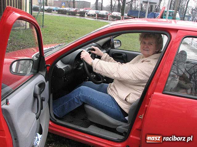 Zdjęcie w galerii na portalu naszraciborz.pl: Plama oleju na zakręcie horrorów wiadomości z regionu