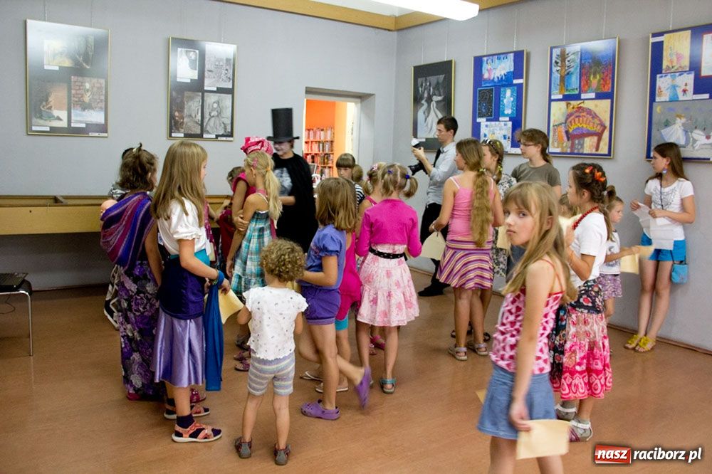 Zdjęcie w galerii na portalu naszraciborz.pl: Rumunia, Węgry i Bułgaria w bibliotece wiadomości z regionu