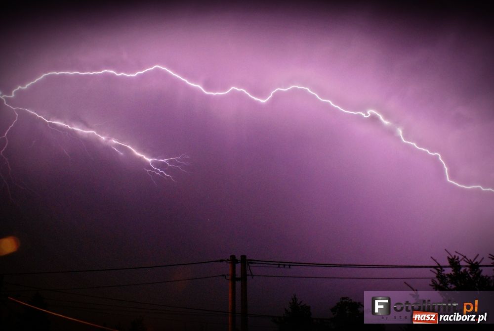 Zdjęcie w galerii na portalu naszraciborz.pl: Nocna nawałnica w Raciborzu wiadomości z regionu