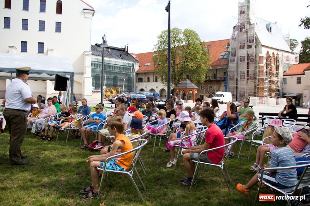 Zdjęcie w galerii na portalu naszraciborz.pl: Zamkowe Zuchy: dzień Straży Granicznej wiadomości z regionu