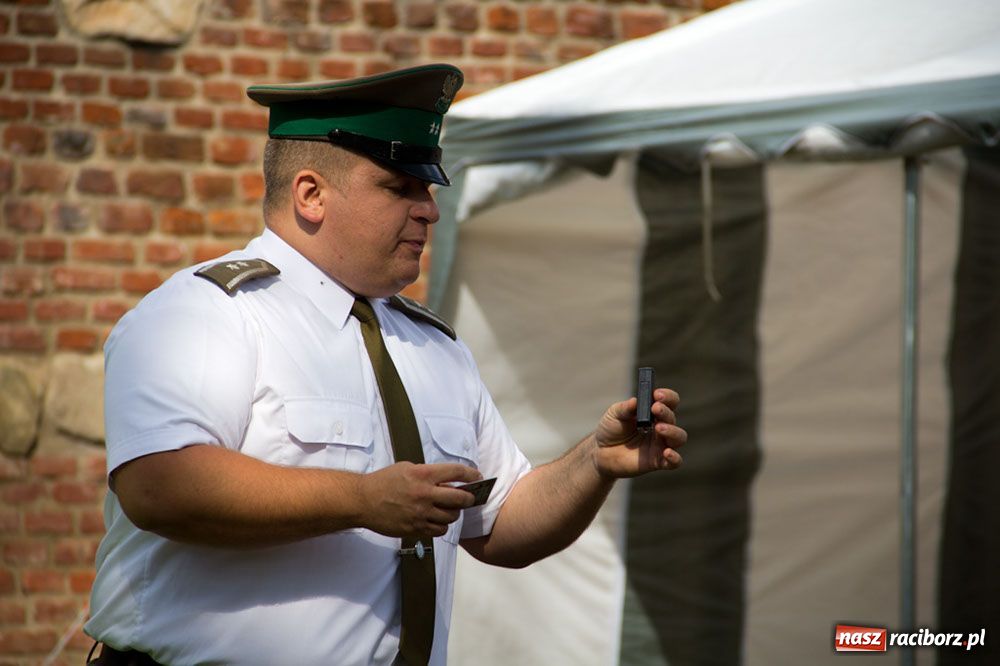 Zdjęcie w galerii na portalu naszraciborz.pl: Zamkowe Zuchy: dzień Straży Granicznej wiadomości z regionu