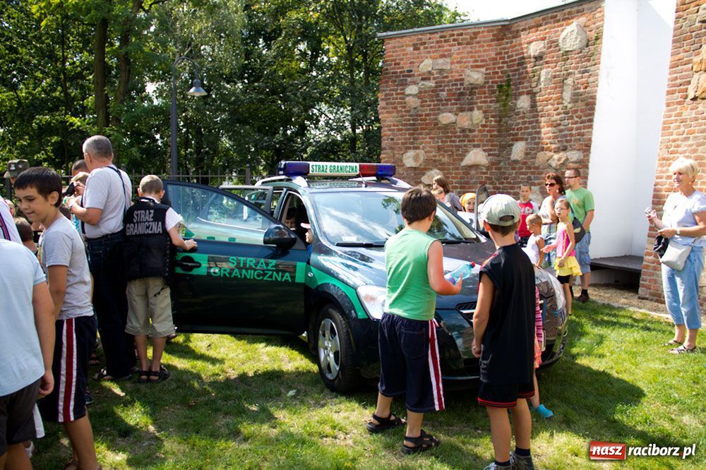 Zdjęcie w galerii na portalu naszraciborz.pl: Zamkowe Zuchy: dzień Straży Granicznej wiadomości z regionu