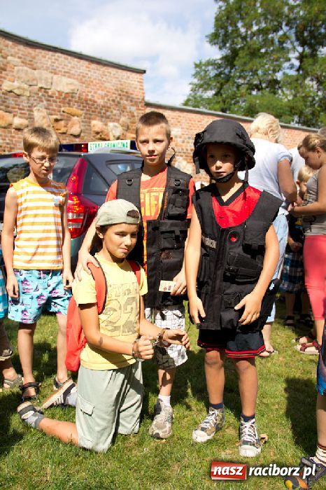 Zdjęcie w galerii na portalu naszraciborz.pl: Zamkowe Zuchy: dzień Straży Granicznej wiadomości z regionu