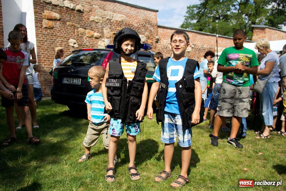 Zdjęcie w galerii na portalu naszraciborz.pl: Zamkowe Zuchy: dzień Straży Granicznej wiadomości z regionu
