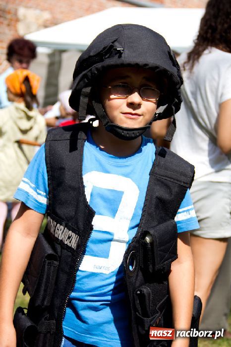 Zdjęcie w galerii na portalu naszraciborz.pl: Zamkowe Zuchy: dzień Straży Granicznej wiadomości z regionu