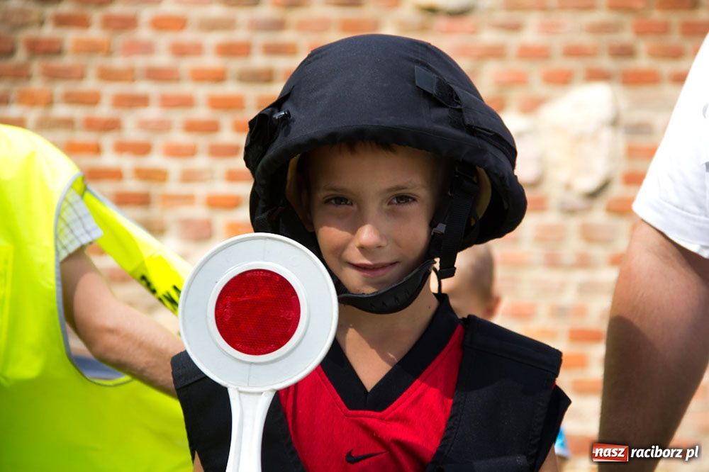 Zdjęcie w galerii na portalu naszraciborz.pl: Zamkowe Zuchy: dzień Straży Granicznej wiadomości z regionu