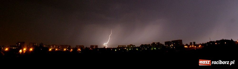 Zdjęcie w galerii na portalu naszraciborz.pl: Kolejne zdjęcia nocnej burzy wiadomości z regionu