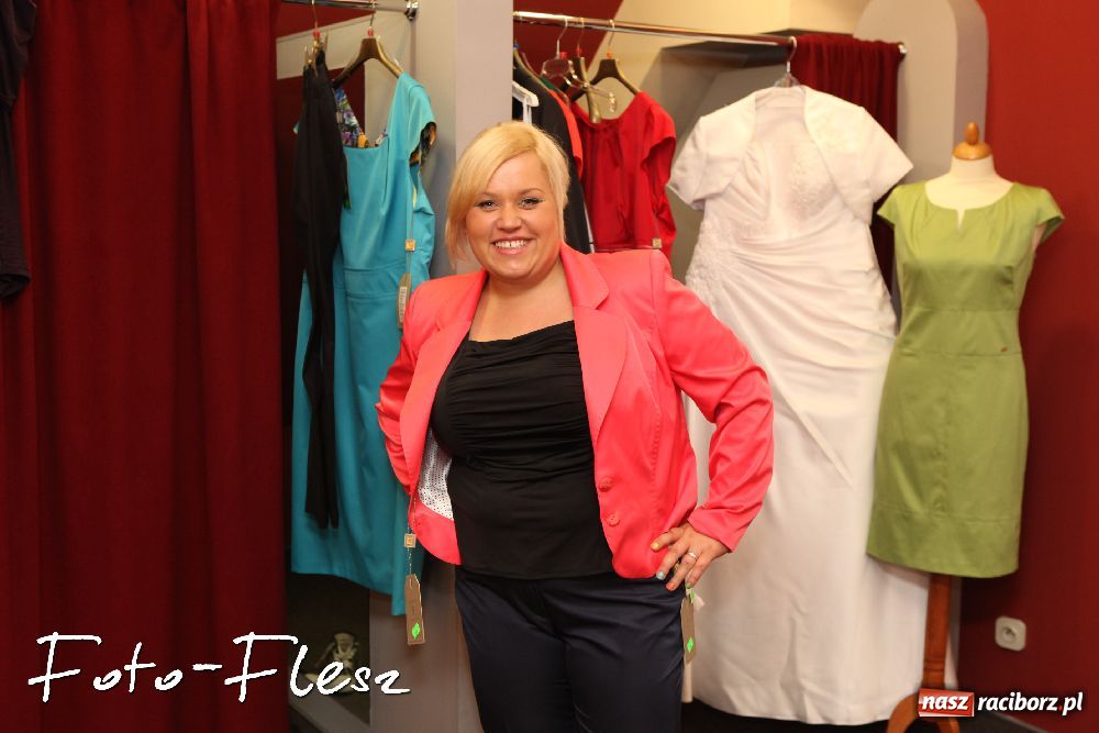 Zdjęcie w galerii na portalu naszraciborz.pl: Stylizacja finalistek Metamorfoz wiadomości z regionu