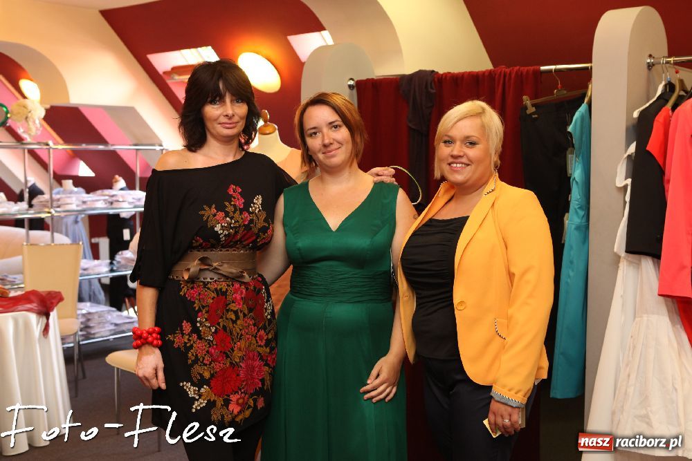 Zdjęcie w galerii na portalu naszraciborz.pl: Stylizacja finalistek Metamorfoz wiadomości z regionu