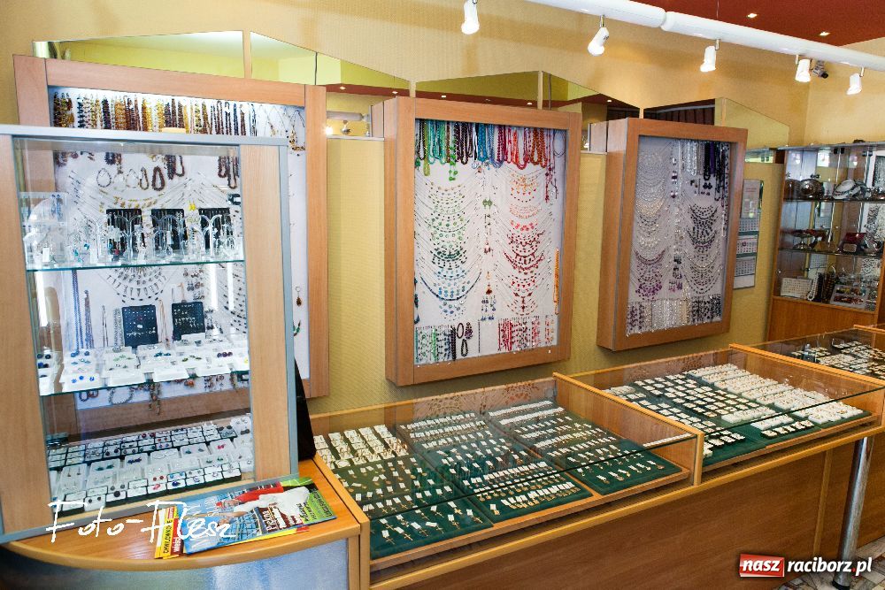 Zdjęcie w galerii na portalu naszraciborz.pl: Stylizacja finalistek Metamorfoz wiadomości z regionu