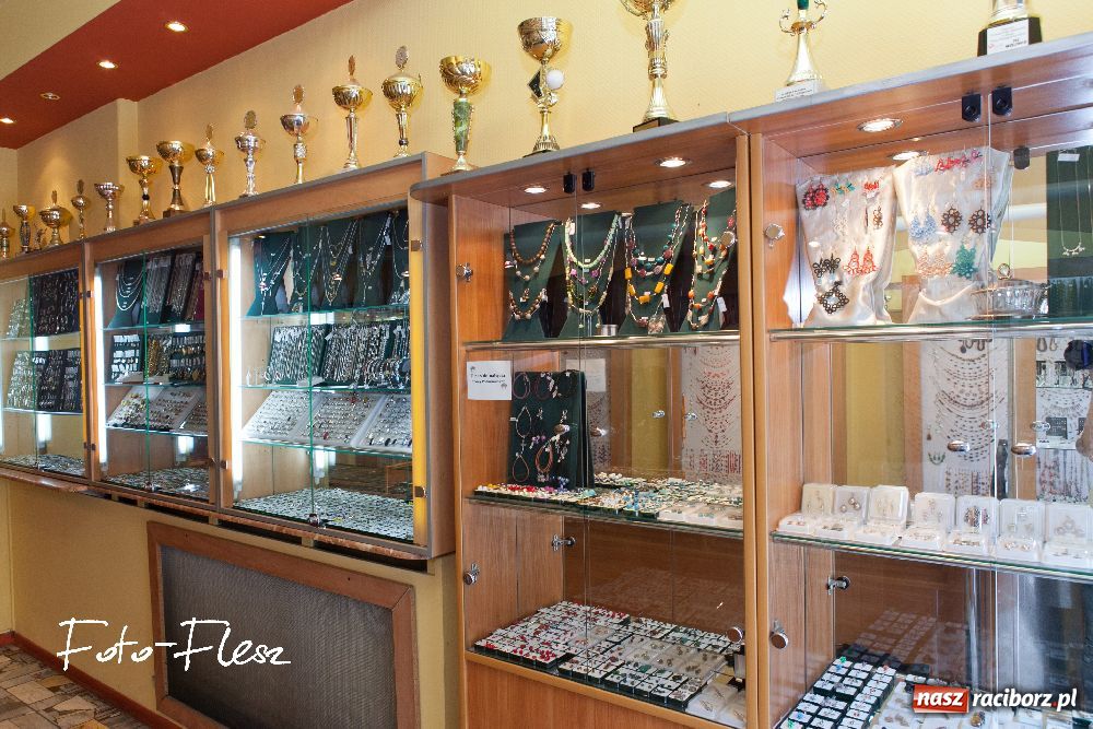 Zdjęcie w galerii na portalu naszraciborz.pl: Stylizacja finalistek Metamorfoz wiadomości z regionu