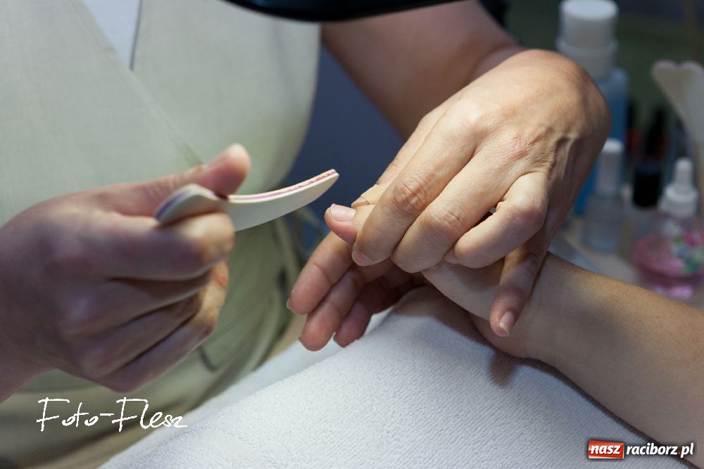 Zdjęcie w galerii na portalu naszraciborz.pl: Stylizacja finalistek Metamorfoz wiadomości z regionu