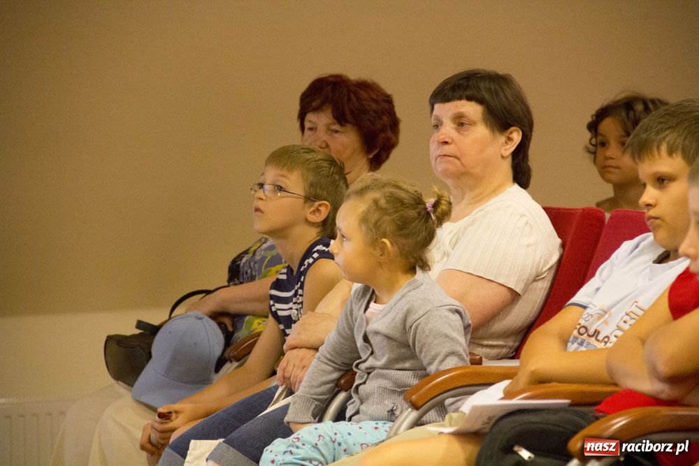 Zdjęcie w galerii na portalu naszraciborz.pl: Doświadczenia z prądem na zamku wiadomości z regionu