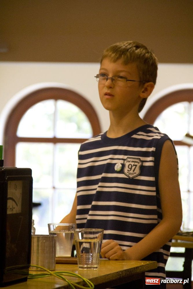 Zdjęcie w galerii na portalu naszraciborz.pl: Doświadczenia z prądem na zamku wiadomości z regionu