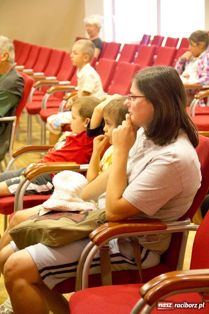 Zdjęcie w galerii na portalu naszraciborz.pl: Doświadczenia z prądem na zamku wiadomości z regionu