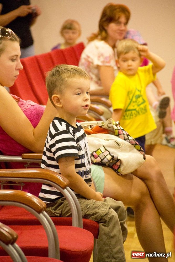 Zdjęcie w galerii na portalu naszraciborz.pl: Doświadczenia z prądem na zamku wiadomości z regionu