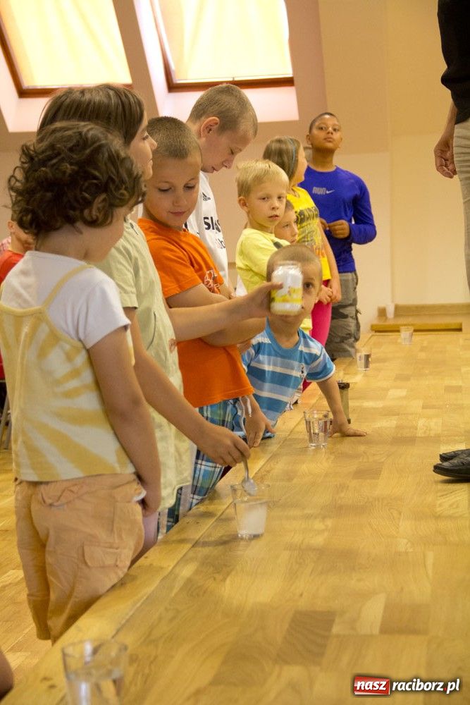 Zdjęcie w galerii na portalu naszraciborz.pl: Doświadczenia z prądem na zamku wiadomości z regionu