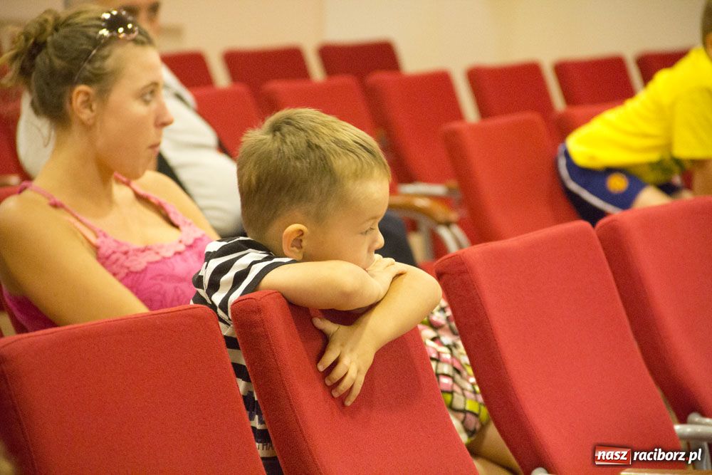 Zdjęcie w galerii na portalu naszraciborz.pl: Doświadczenia z prądem na zamku wiadomości z regionu