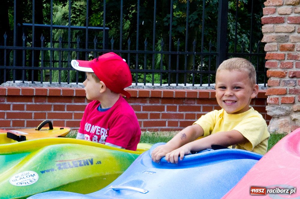 Zdjęcie w galerii na portalu naszraciborz.pl: Zamkowe Zuchy: dzień wioślarza wiadomości z regionu