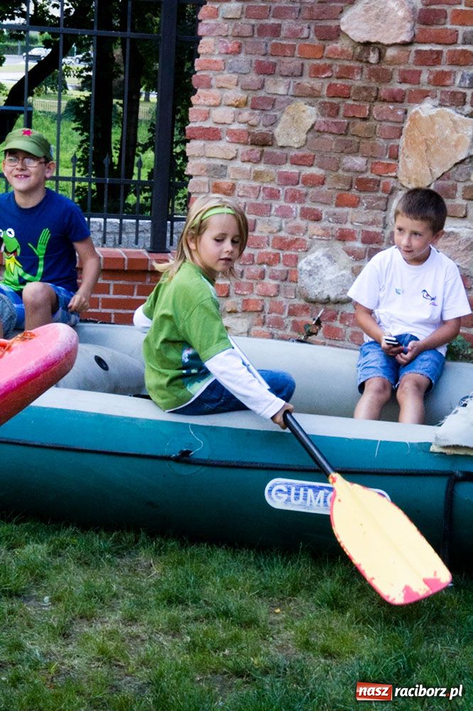 Zdjęcie w galerii na portalu naszraciborz.pl: Zamkowe Zuchy: dzień wioślarza wiadomości z regionu