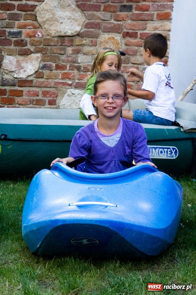 Zdjęcie w galerii na portalu naszraciborz.pl: Zamkowe Zuchy: dzień wioślarza wiadomości z regionu