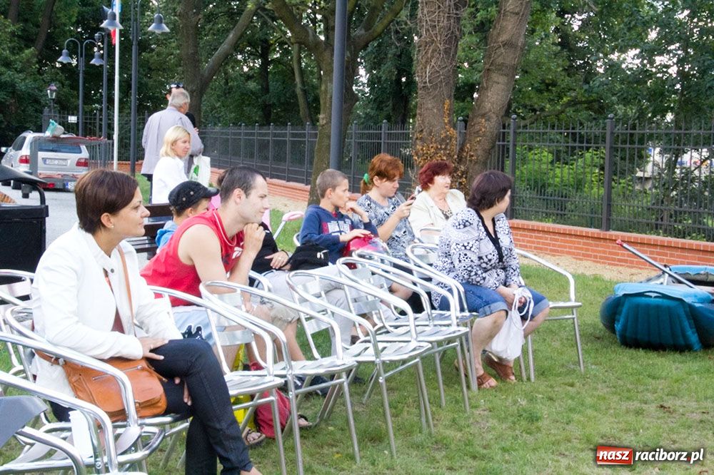 Zdjęcie w galerii na portalu naszraciborz.pl: Zamkowe Zuchy: dzień wioślarza wiadomości z regionu