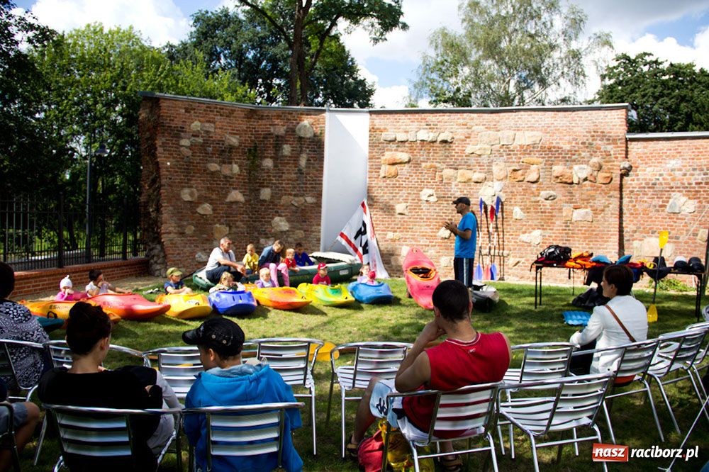 Zdjęcie w galerii na portalu naszraciborz.pl: Zamkowe Zuchy: dzień wioślarza wiadomości z regionu