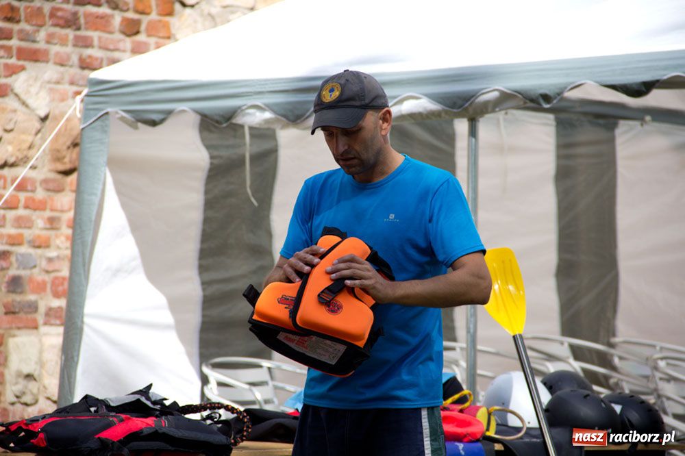 Zdjęcie w galerii na portalu naszraciborz.pl: Zamkowe Zuchy: dzień wioślarza wiadomości z regionu