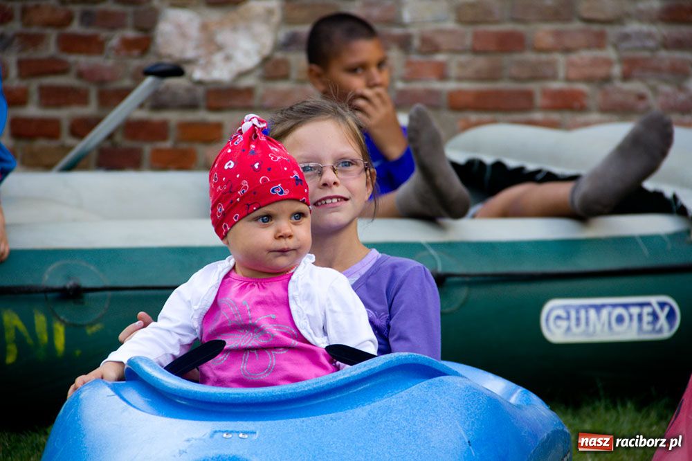 Zdjęcie w galerii na portalu naszraciborz.pl: Zamkowe Zuchy: dzień wioślarza wiadomości z regionu