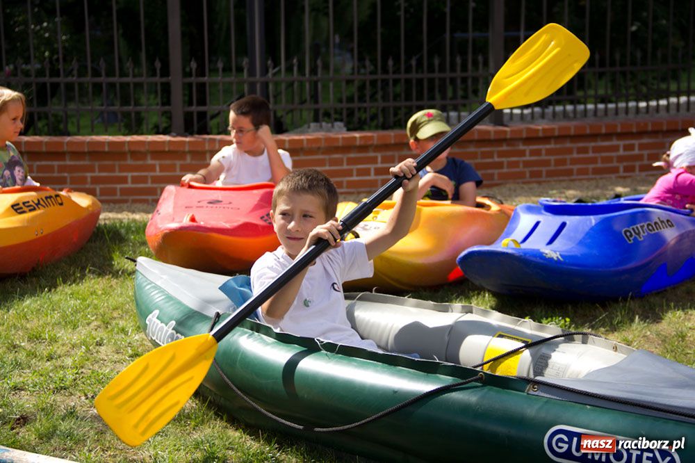Zdjęcie w galerii na portalu naszraciborz.pl: Zamkowe Zuchy: dzień wioślarza wiadomości z regionu