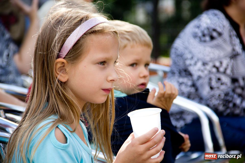 Zdjęcie w galerii na portalu naszraciborz.pl: Zamkowe Zuchy: dzień wioślarza wiadomości z regionu