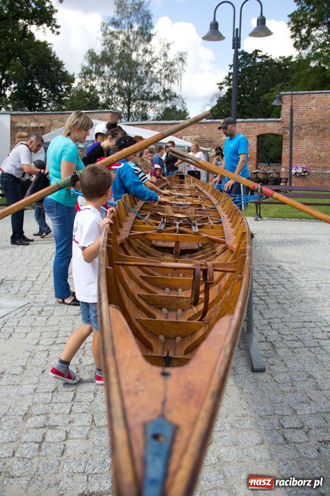 Zdjęcie w galerii na portalu naszraciborz.pl: Zamkowe Zuchy: dzień wioślarza wiadomości z regionu