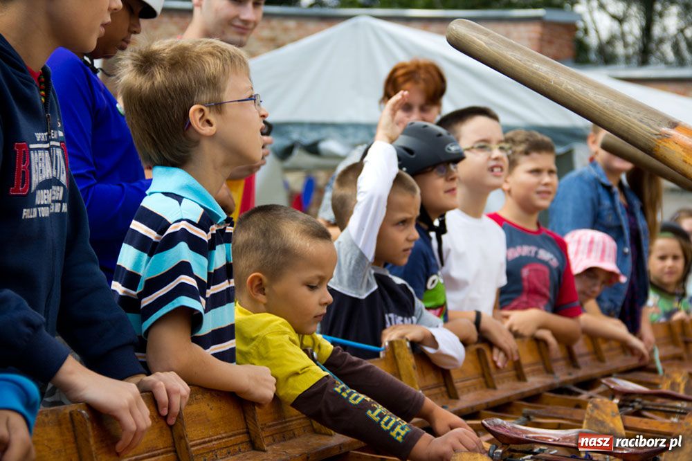 Zdjęcie w galerii na portalu naszraciborz.pl: Zamkowe Zuchy: dzień wioślarza wiadomości z regionu