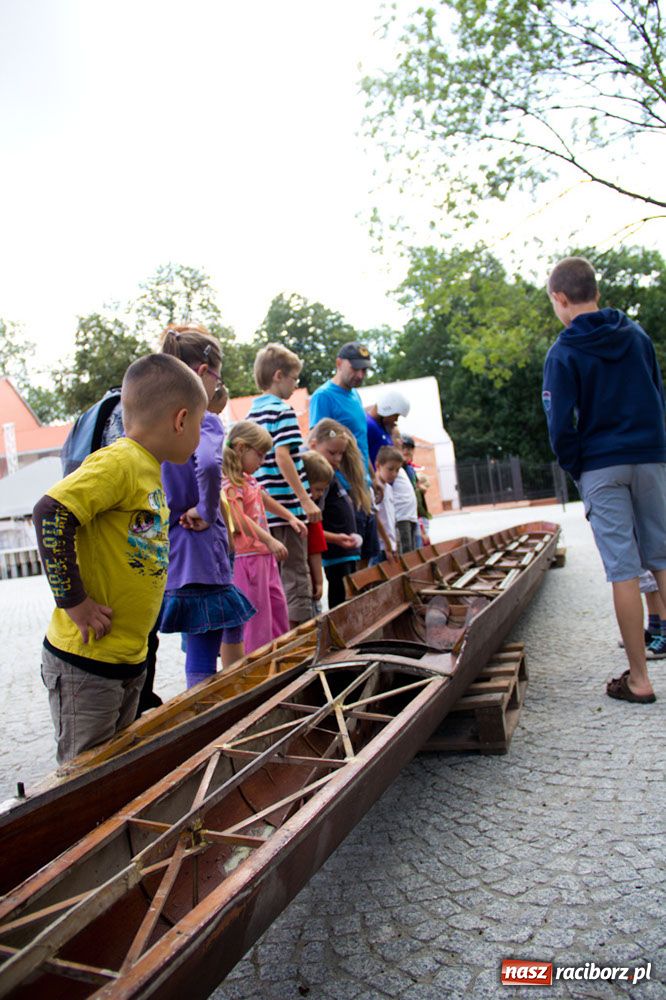 Zdjęcie w galerii na portalu naszraciborz.pl: Zamkowe Zuchy: dzień wioślarza wiadomości z regionu