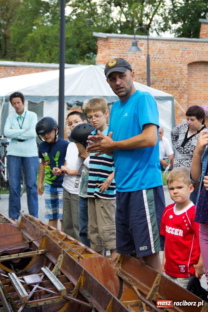 Zdjęcie w galerii na portalu naszraciborz.pl: Zamkowe Zuchy: dzień wioślarza wiadomości z regionu