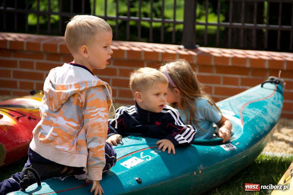 Zdjęcie w galerii na portalu naszraciborz.pl: Zamkowe Zuchy: dzień wioślarza wiadomości z regionu