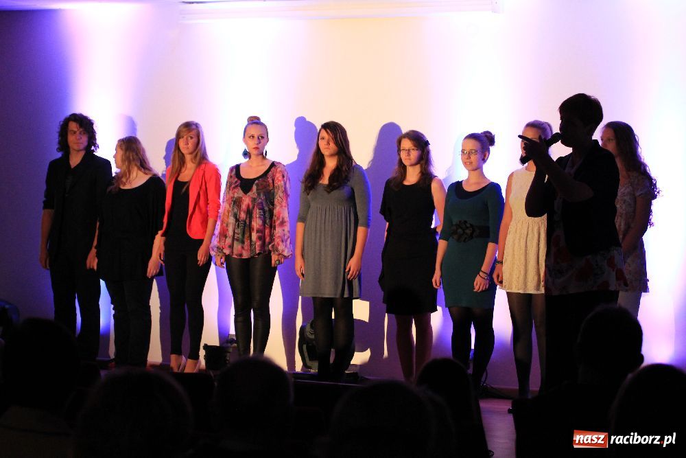 Zdjęcie w galerii na portalu naszraciborz.pl: Młodzież czarowała piosenką... wiadomości z regionu