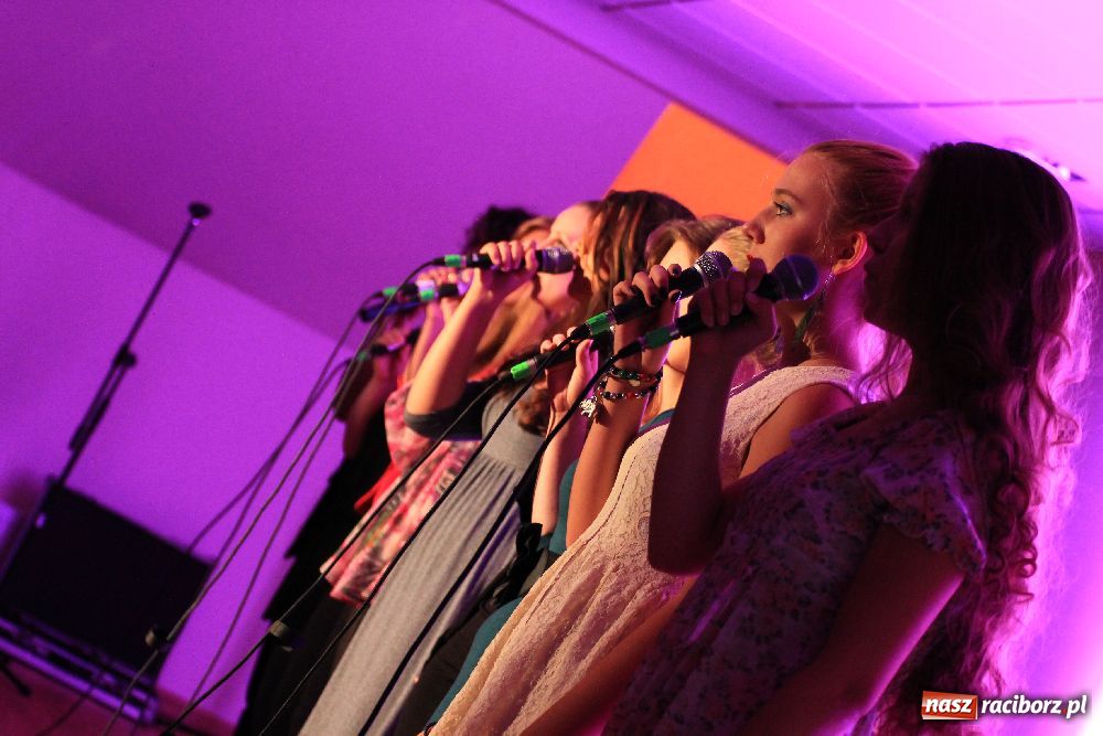 Zdjęcie w galerii na portalu naszraciborz.pl: Młodzież czarowała piosenką... wiadomości z regionu