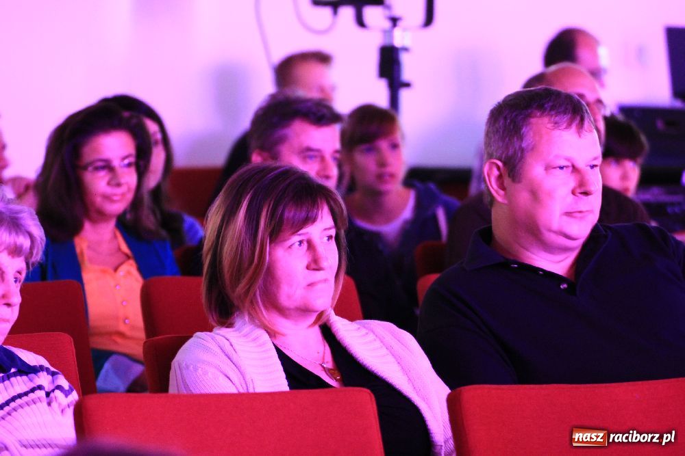 Zdjęcie w galerii na portalu naszraciborz.pl: Młodzież czarowała piosenką... wiadomości z regionu